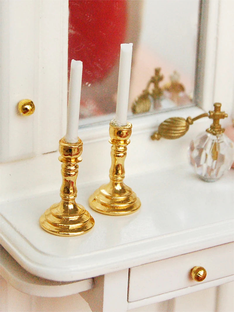 Candelabro de metal dorado a escala 1:12 para casa de muñecas en miniatura - Decoración navideña para centro de mesa