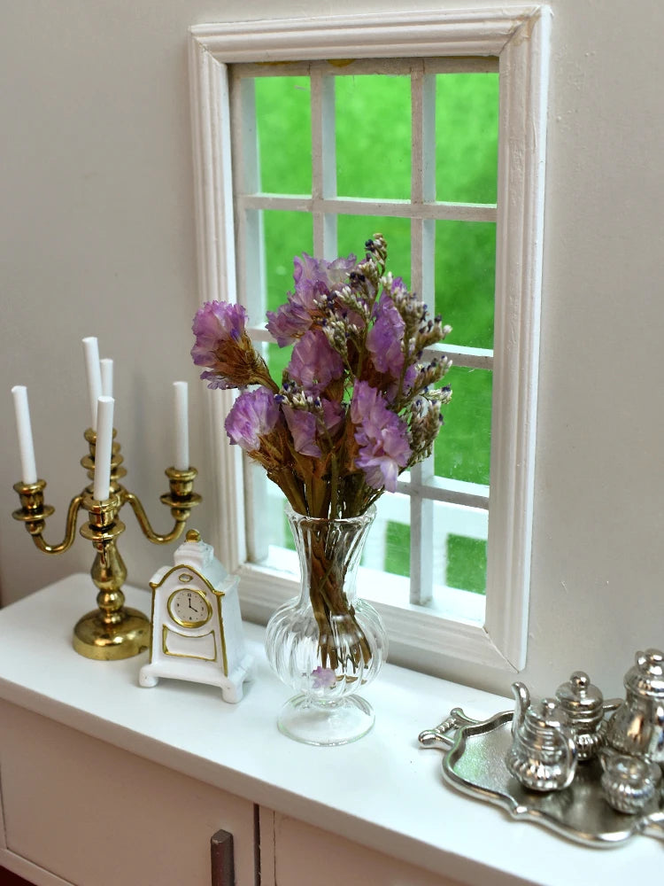 Candelabro de metal en miniatura a escala 1:12, accesorio para casa de muñecas, centro de mesa para fiesta navideña.
