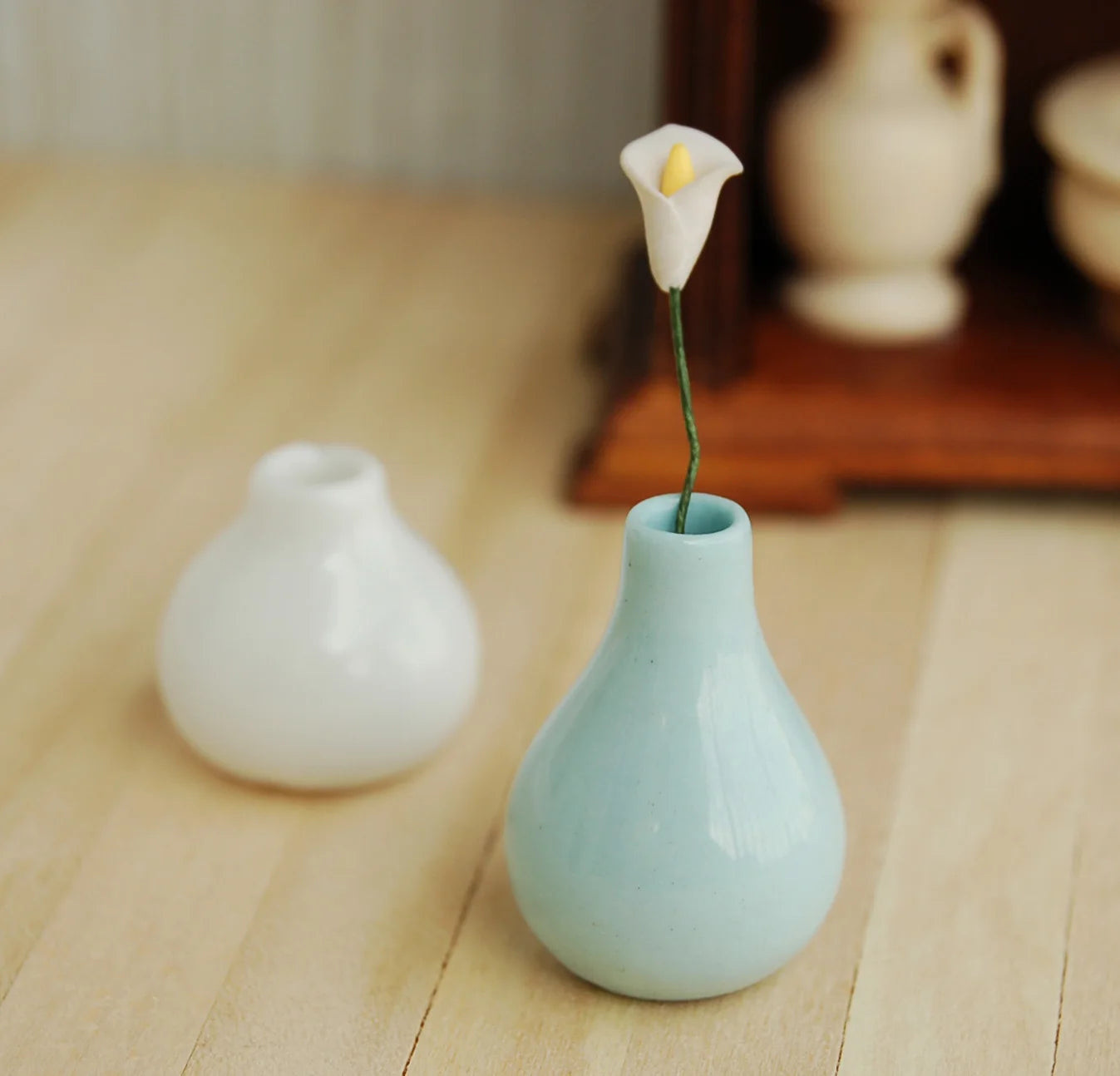 Jarrón de porcelana azul y blanco en miniatura a escala 1:12, accesorios para casa de muñecas