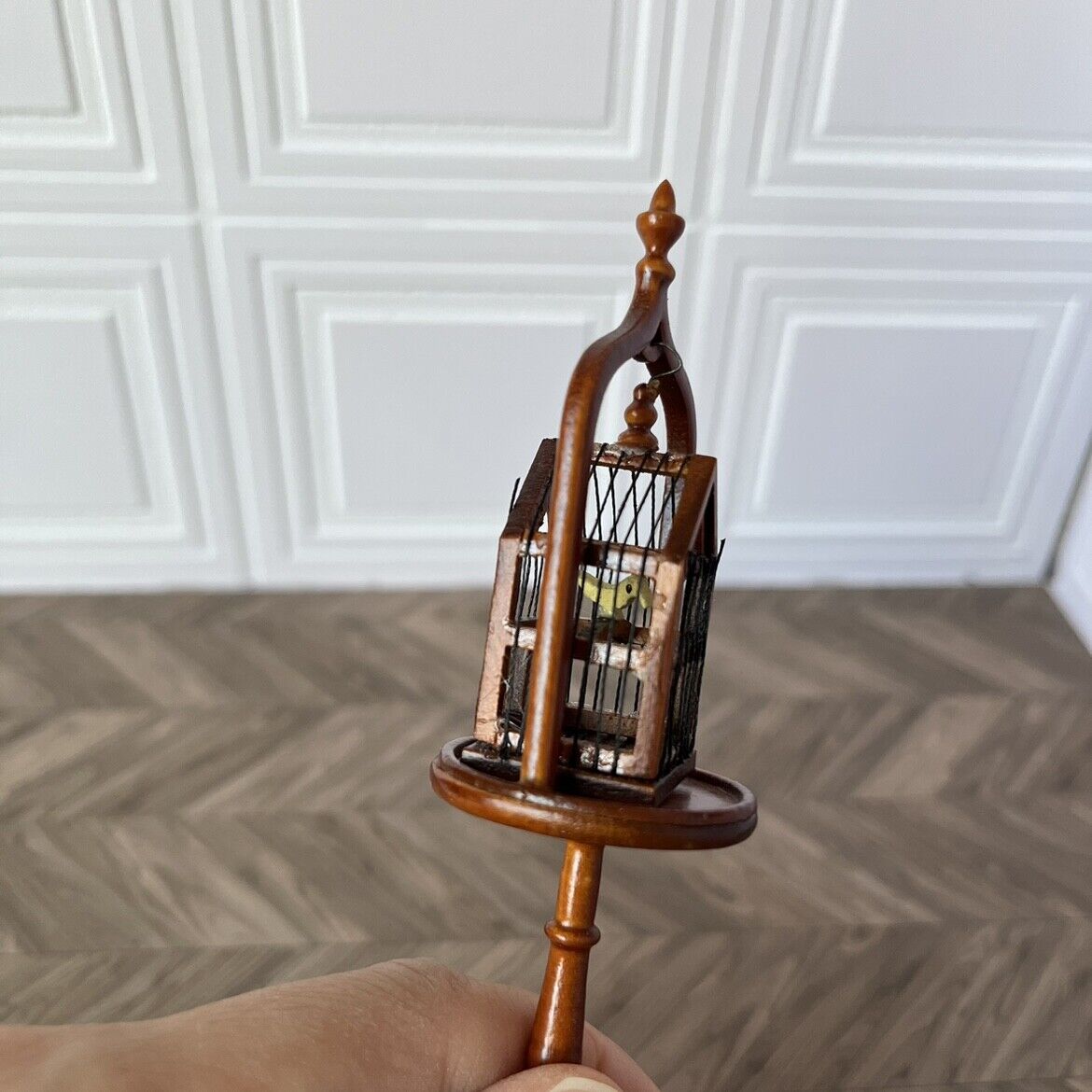 1:12 Mini casa de muñecas miniatura retro OB11 jaula de pájaros Blythe pájaro carpintero en el interior