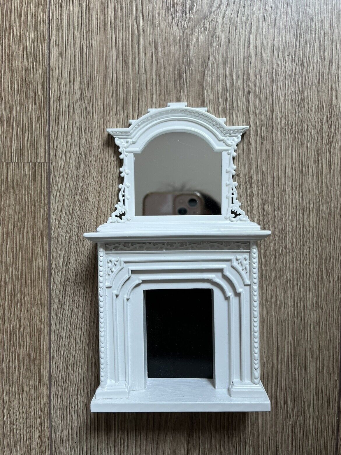Muebles para casa de muñecas 1:12 color nogal, chimenea hecha a mano con espejo blanco