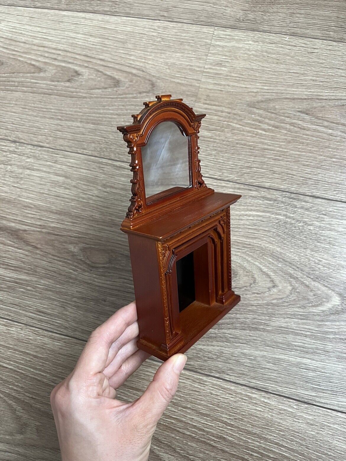 Muebles para casa de muñecas 1:12 color nogal, chimenea hecha a mano con espejo blanco