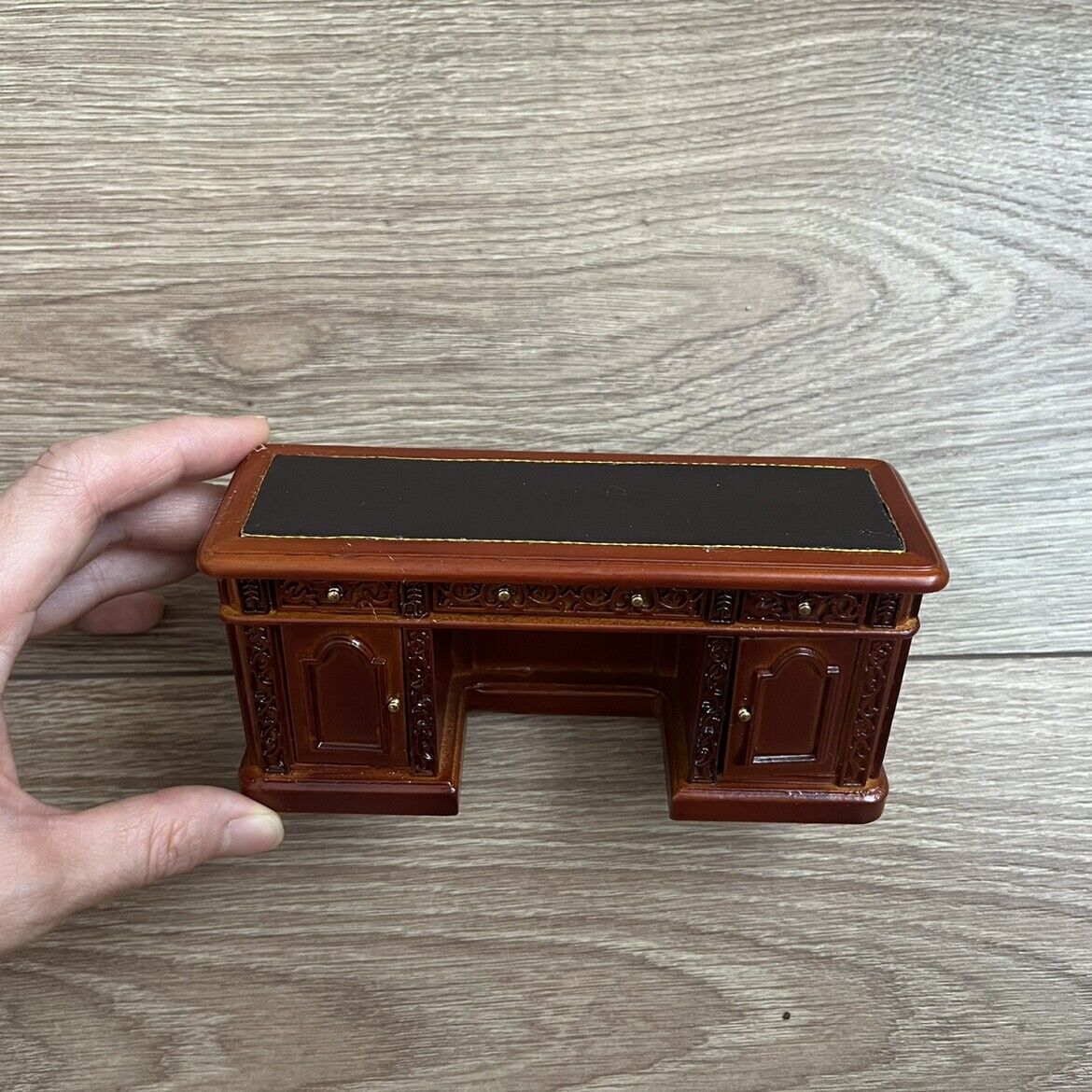 1:12 Maison de poupée Maison Blanche Bureau présidentiel Costume Aigle Bureau Tables périphériques