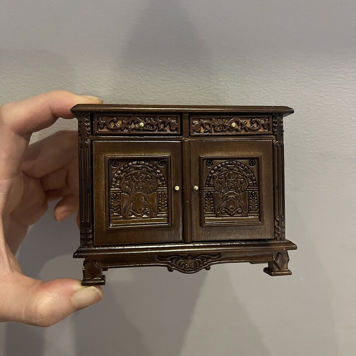 Mini casa de muñecas 1:12 Muebles en miniatura Dormitorio Tudor medieval Traje Edén