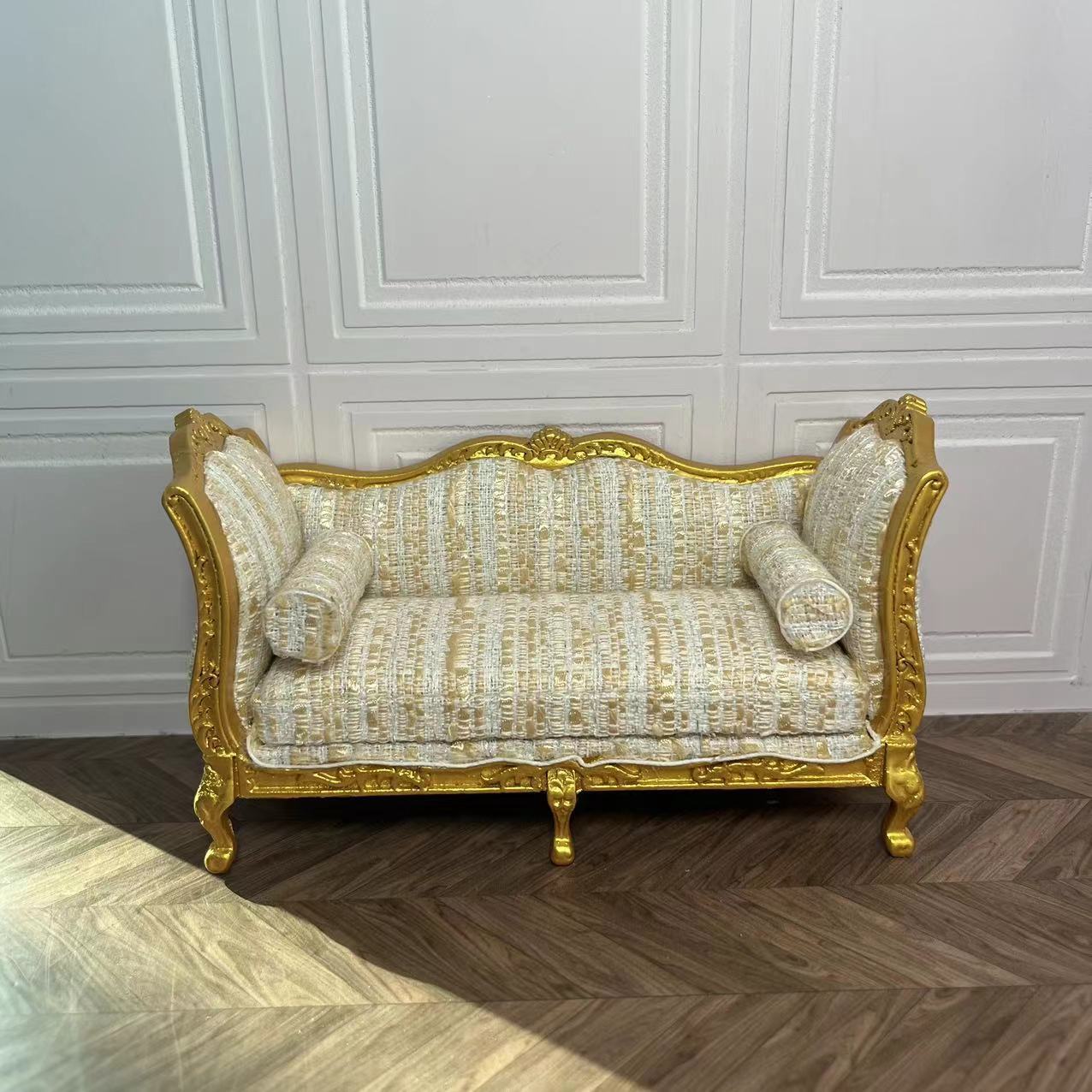 Mini casa de muñecas, muebles en miniatura OB11, sofá dorado doble/individual con cojín