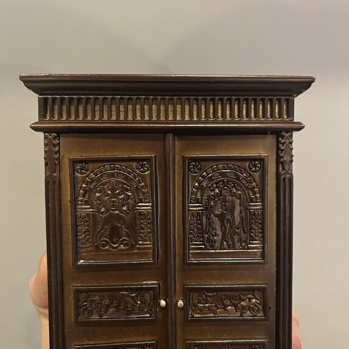 Mini casa de muñecas 1:12 Muebles en miniatura Dormitorio Tudor medieval Traje Edén