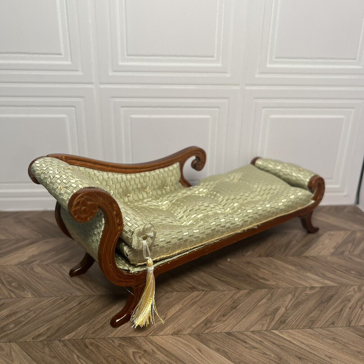 Cama reclinable en miniatura Blythe OB11, hecha a mano, de satén tallado