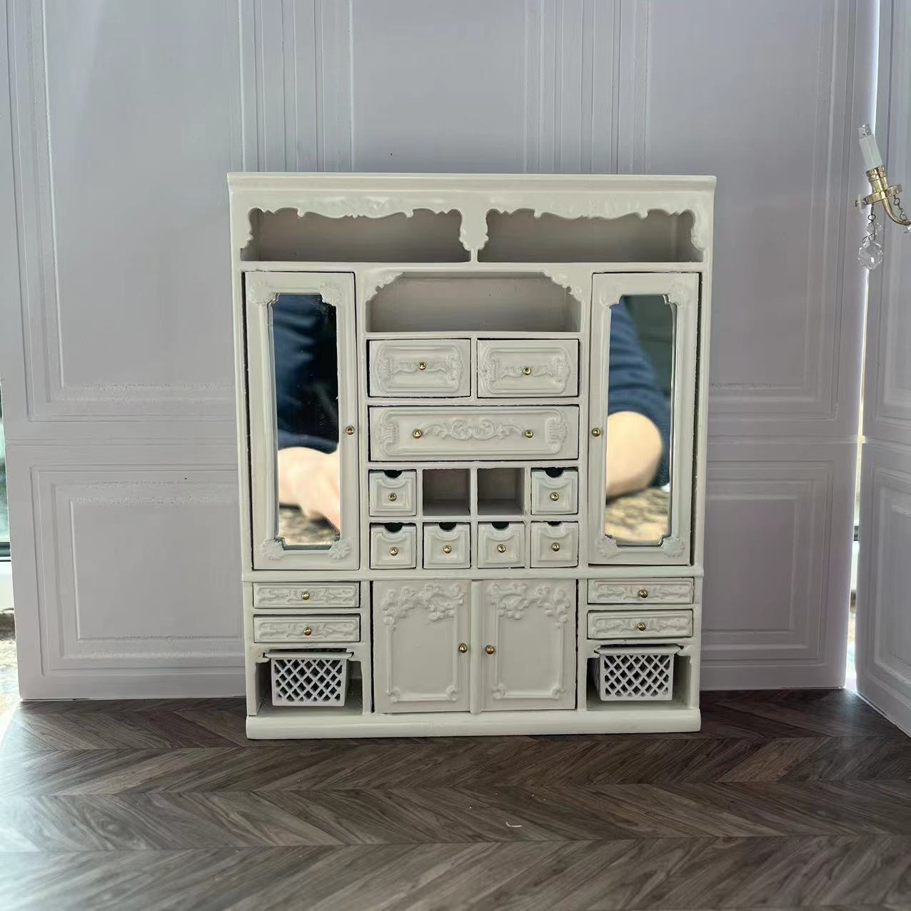 Mueble de casa de muñecas en miniatura a escala 1:12, armario de almacenamiento multifunción con cesta
