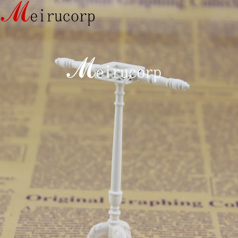 Toallero de madera blanca en miniatura a escala 1:12 para decoración de casa de muñecas