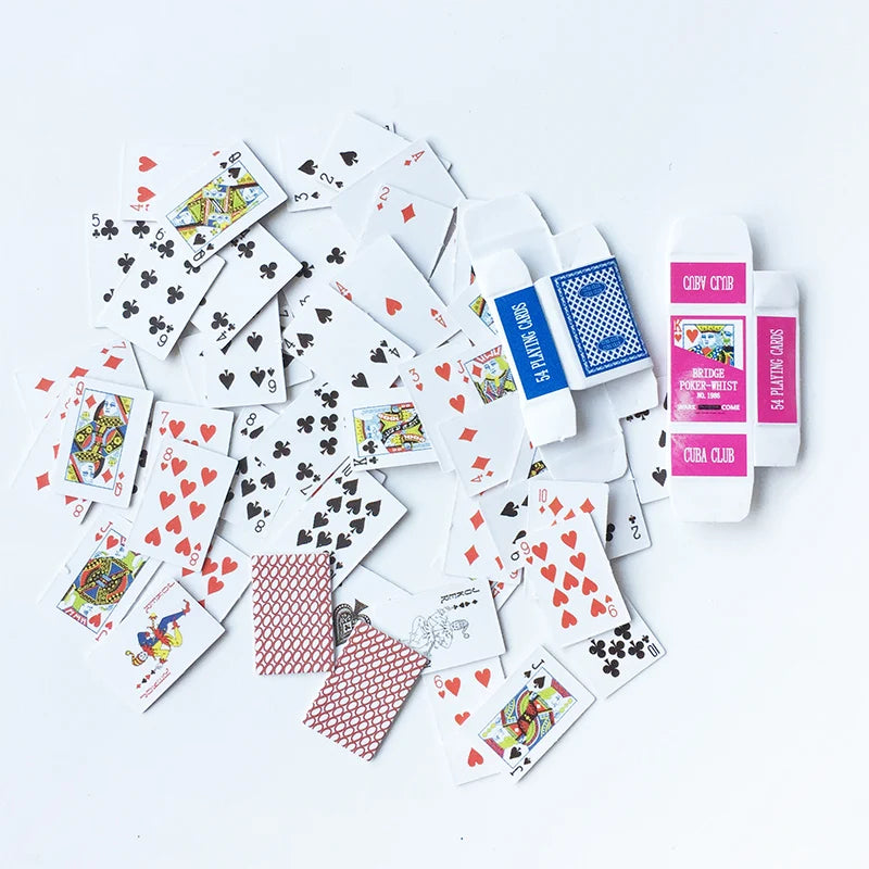 Juego de cartas de póker en miniatura para casa de muñecas a escala 1:12 para decoración y accesorios.