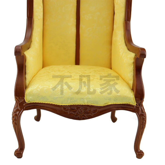 Chaise coquille d'œuf en noyer fabriquée à la main à l'échelle 1:6 pour maison de poupée – Meuble miniature