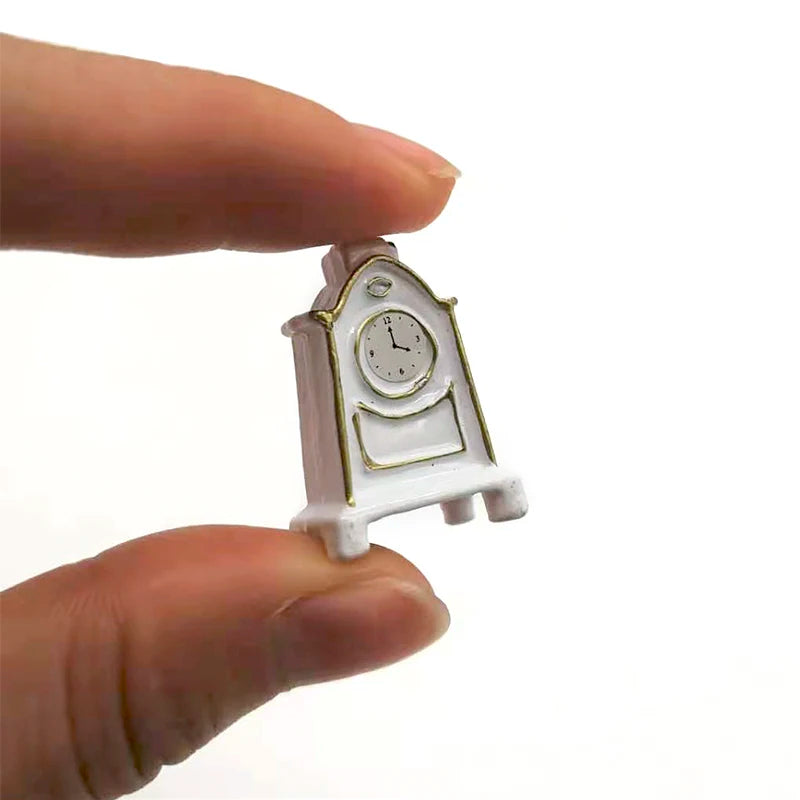 Reloj de mesa retro blanco a escala 1:12 para decoración de casas de muñecas en miniatura