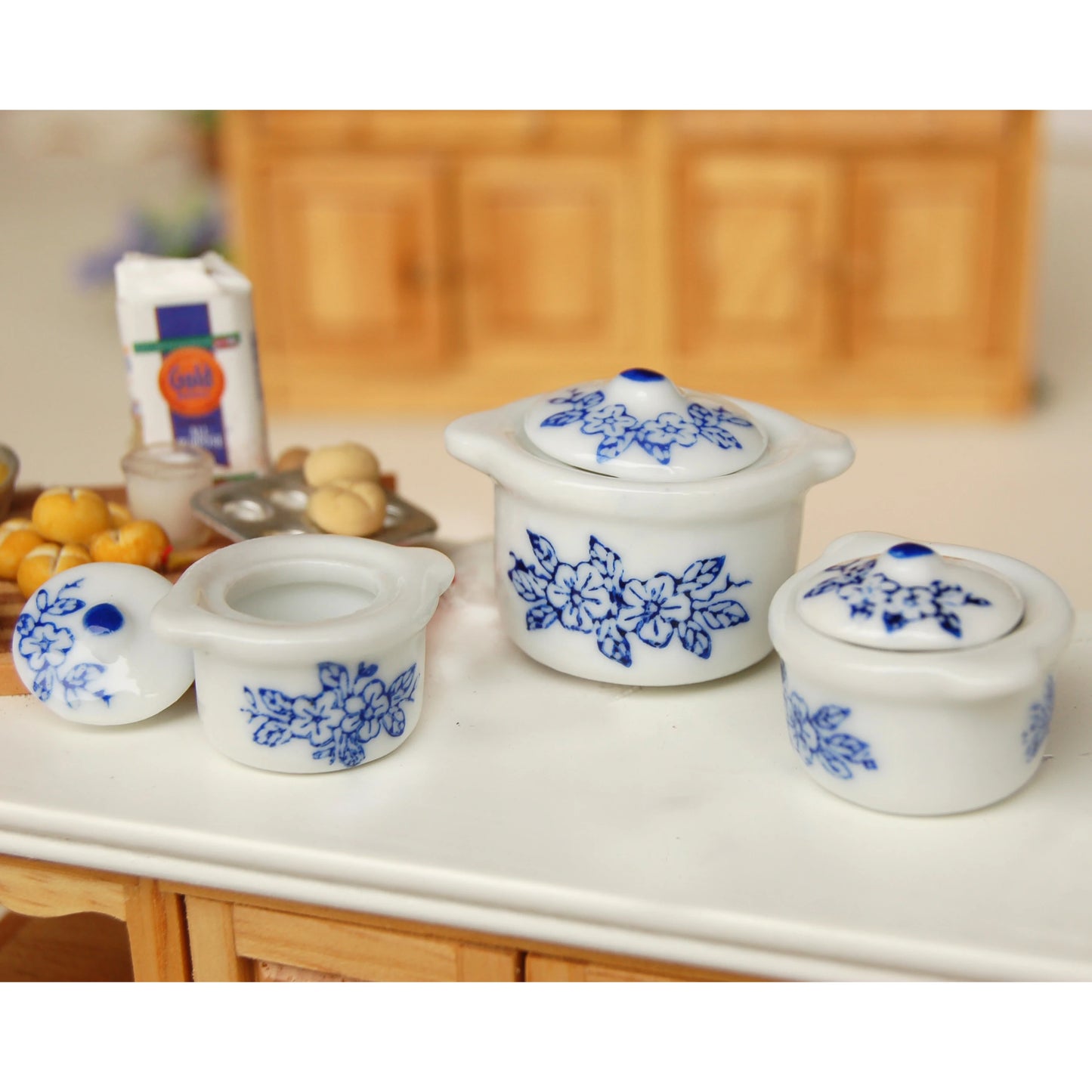 1:12 Scale Miniature Kitchen Cookware Set Cooking Pot Stock Pot Soup Pot With Lid Ceramic Saucepan Dollhouse Accessories