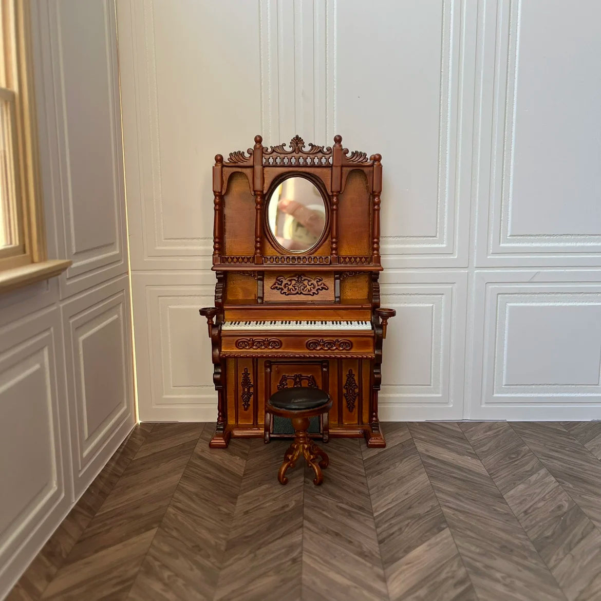 Aquí está el título SEO optimizado según tus pautas:
Casa de muñecas en miniatura a escala 1:12, sillón reclinable para muñecas, espejo de tocador, modelo de muebles en miniatura
