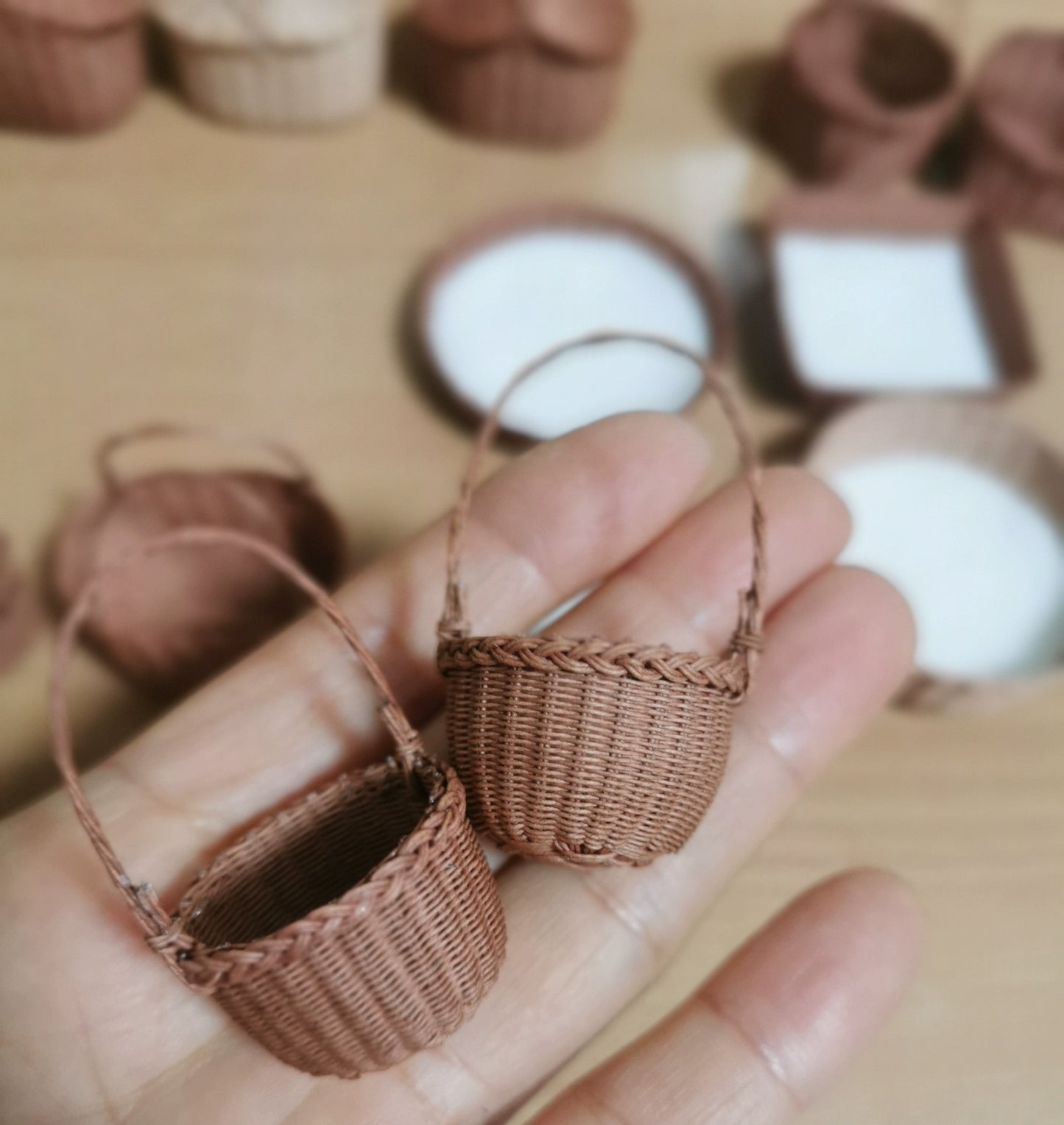 1:6 Scale Miniature Woven Picnic Basket Flower Basket Pet Bed For Dollhouse Photography OB11
