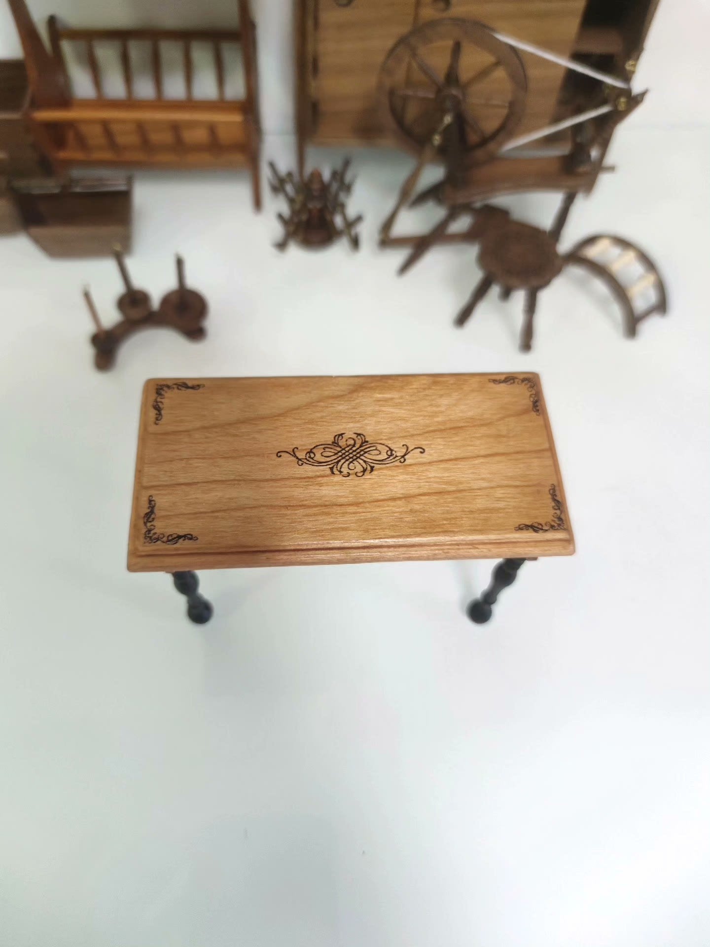 Meubles miniatures vintage pour maison de poupée, bureau simple, échelle 1:12