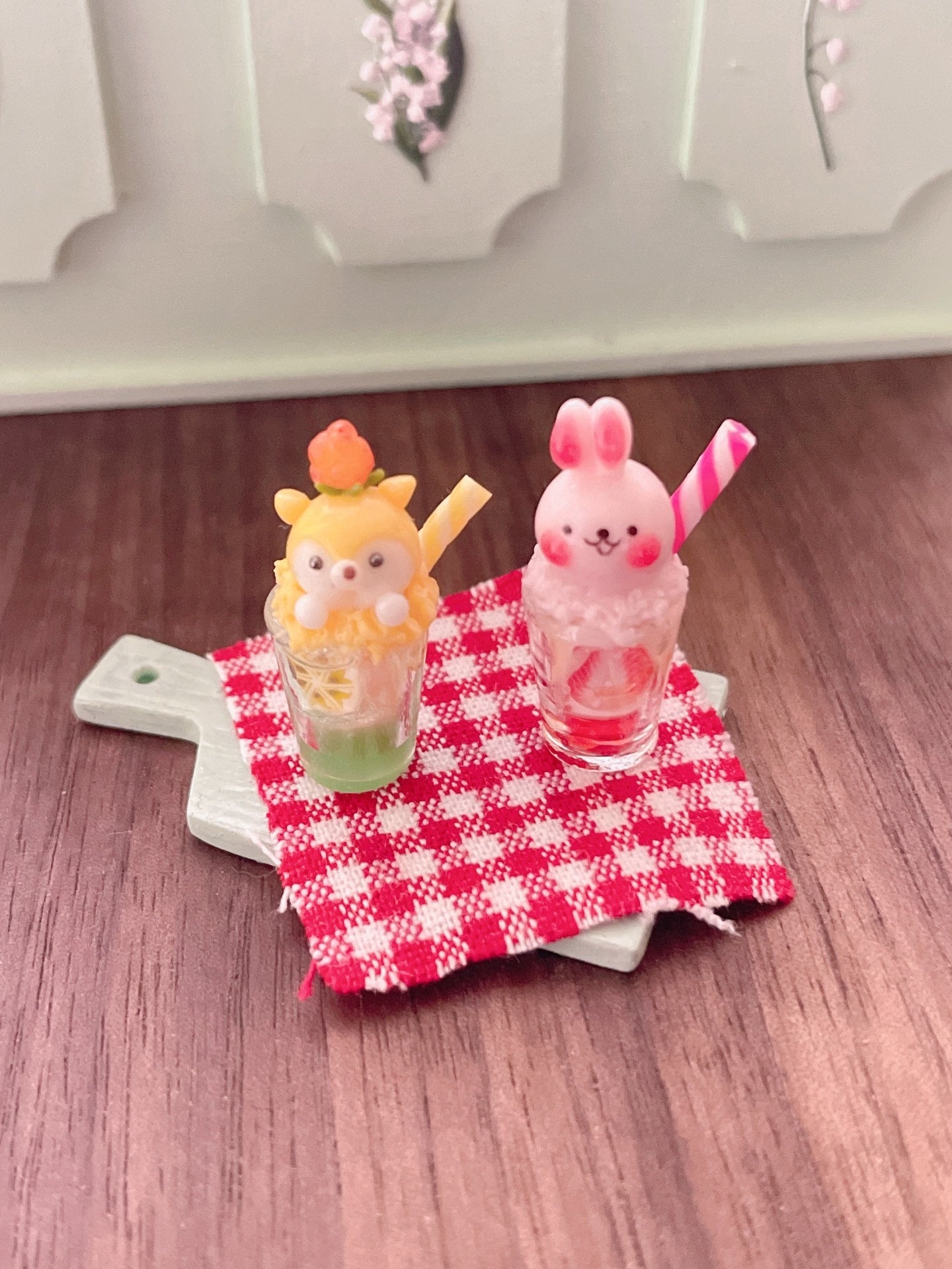 Miniature en argile à l'échelle 1:12, série de boissons de dessin animé, maison de poupée, nourriture miniature, jeu de pâtisserie, scène