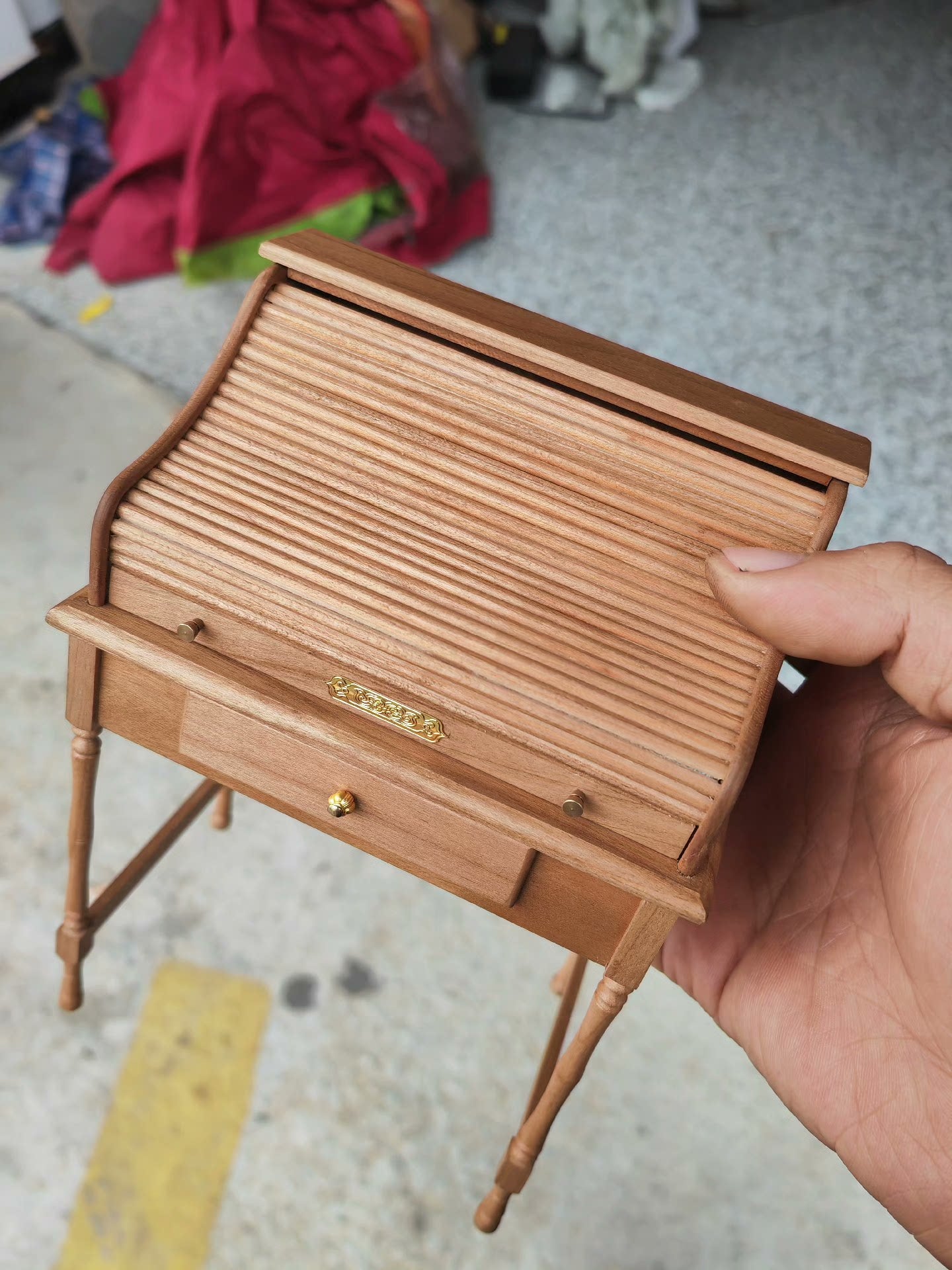 Bureau à volet roulant miniature à l'échelle 1:6 pour maison de poupée Blythe