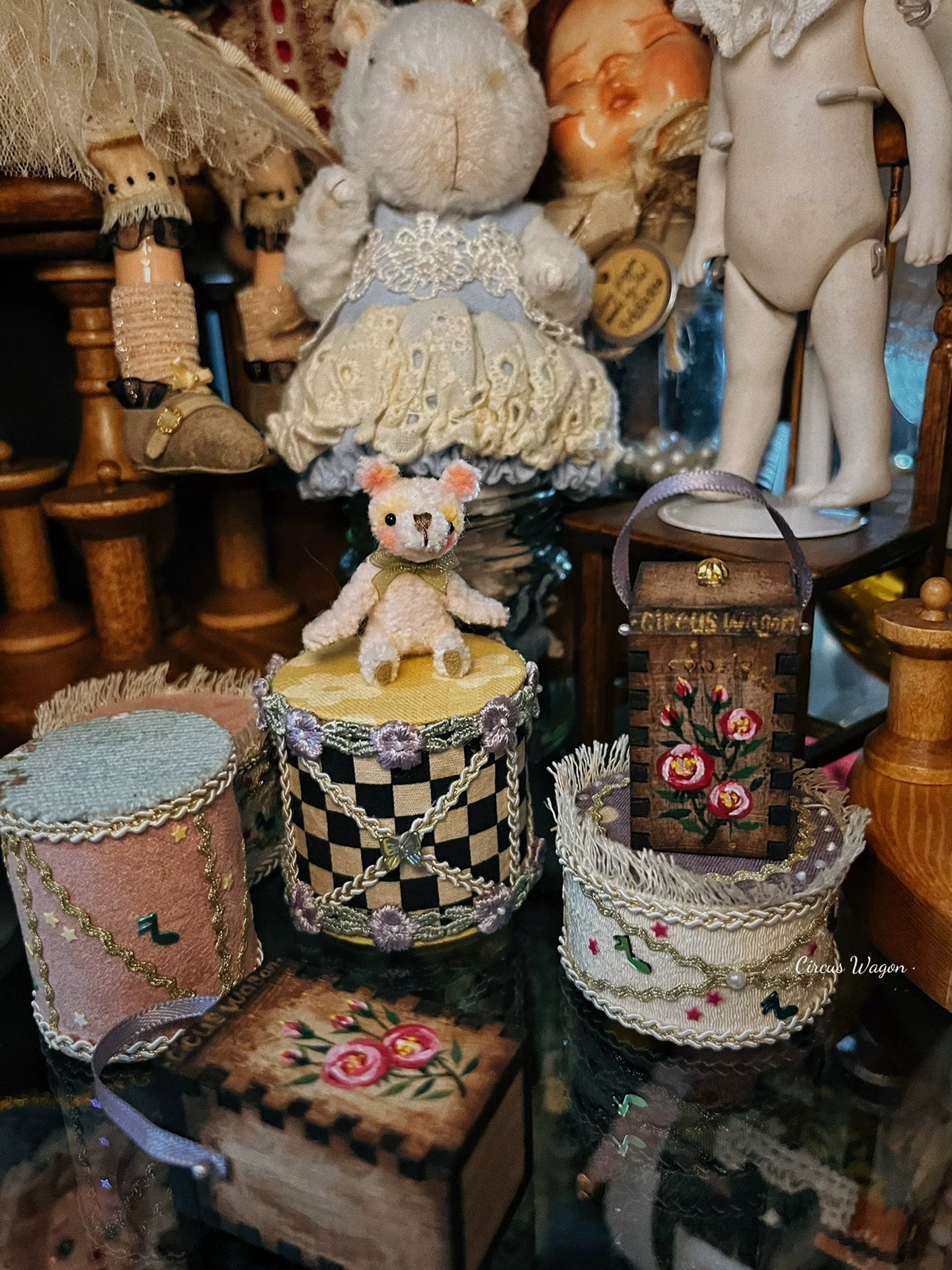1:12 Scale Miniature Bear And Hand Painted Cookie Jar Dollhouse Furniture