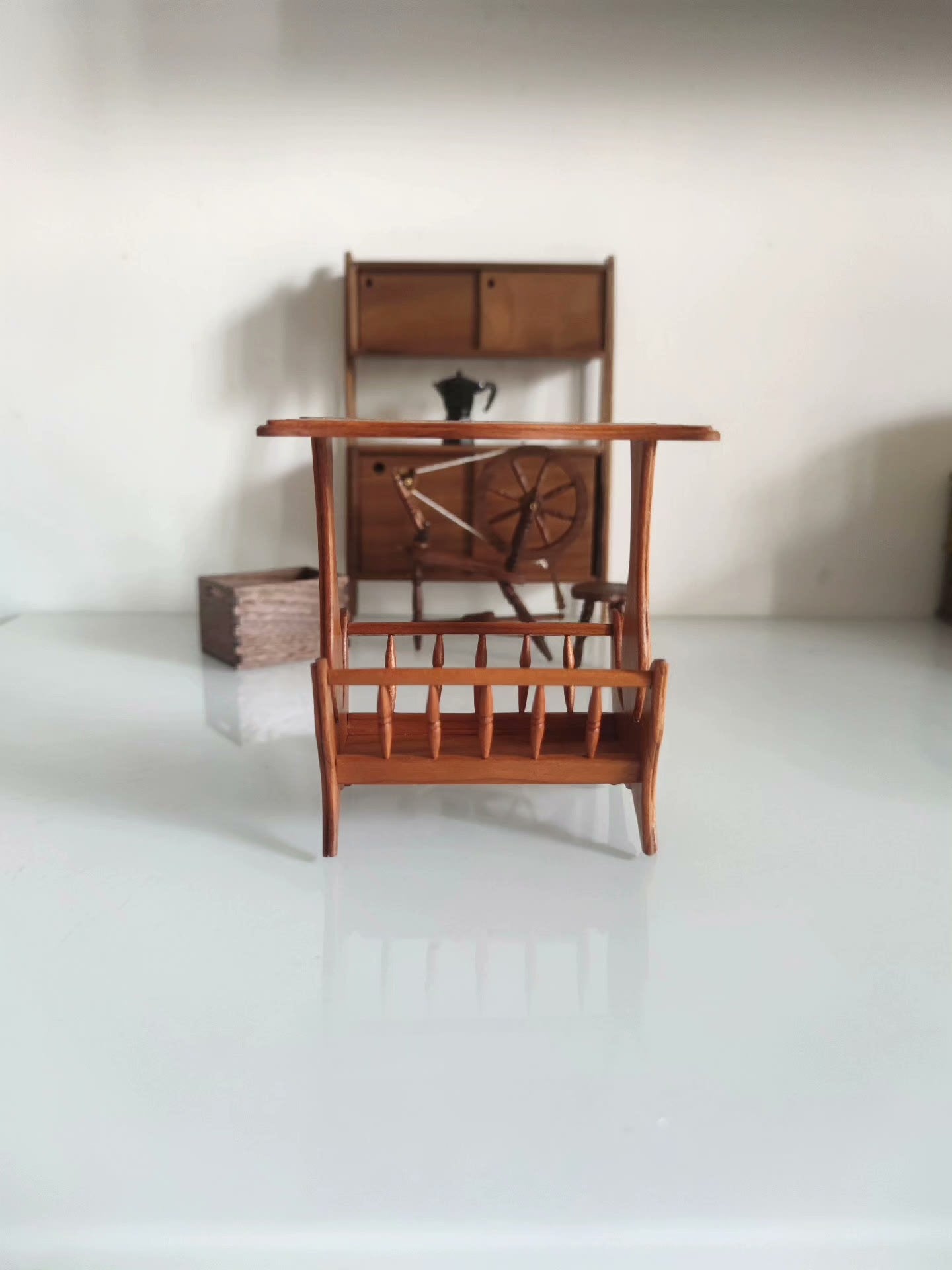 Porte-revues miniature à l'échelle 1:6, accessoire pour maison de poupée