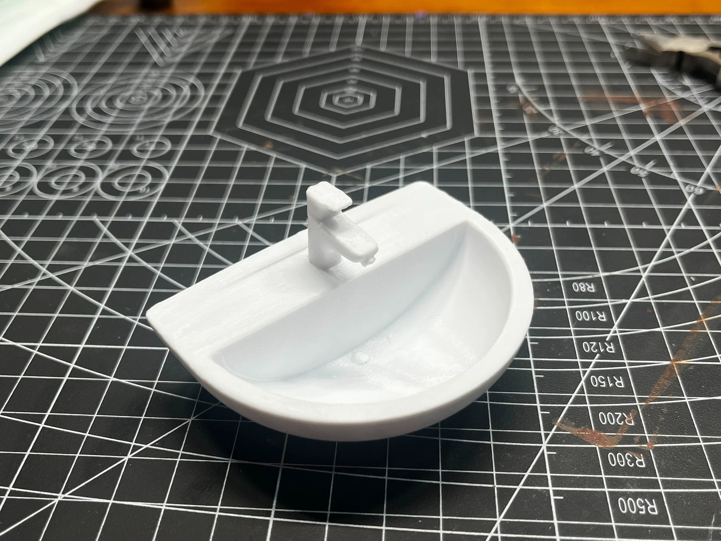 1:6 Scale Bathroom Sink Miniature Dollhouse White Model BJD Furniture