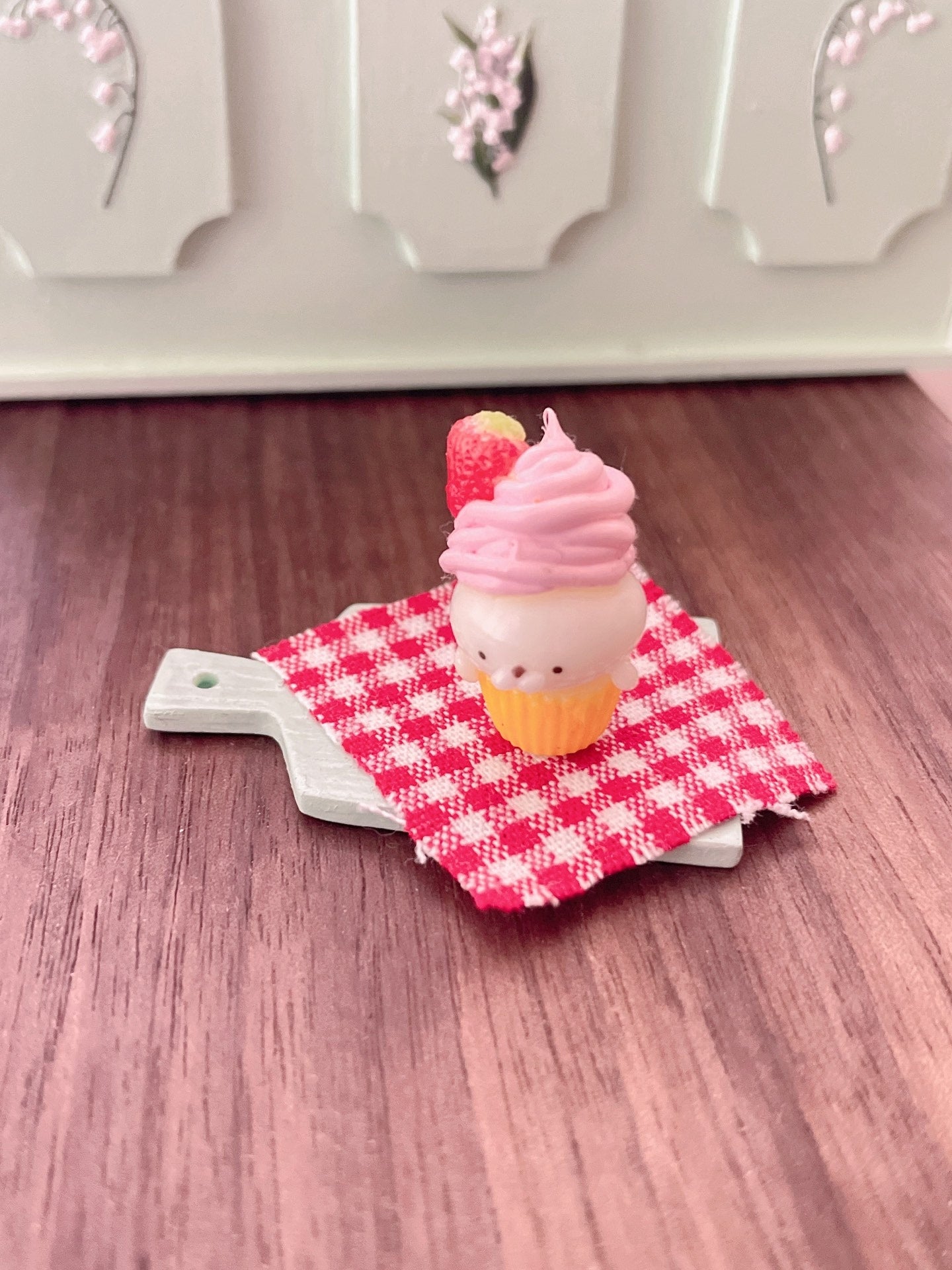 Décoration miniature en argile pour cupcakes en forme d'otarie à l'échelle 1:12