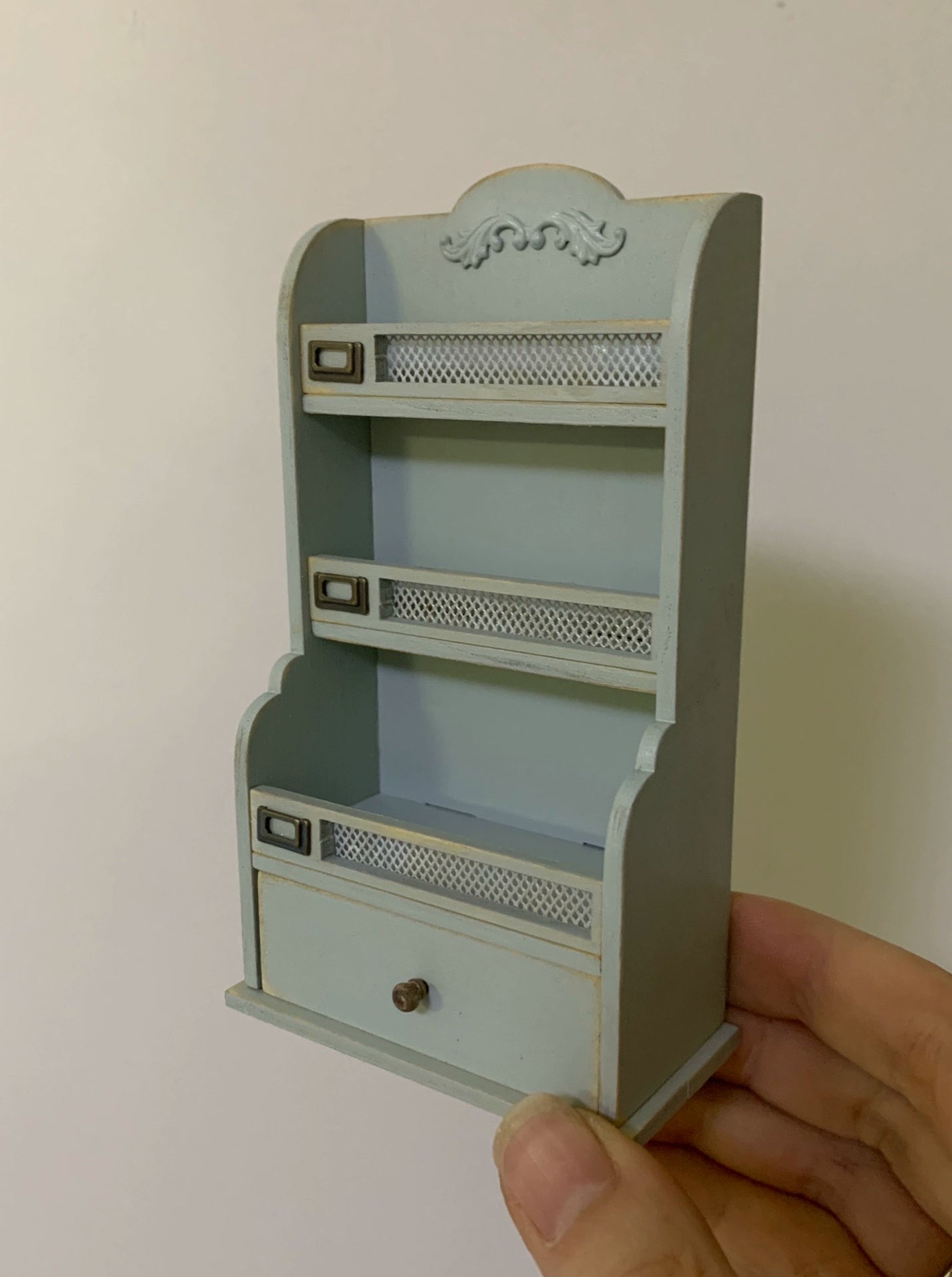 1:6 Scale Miniature Dollhouse Furniture Wooden Cabinet Wall Shelf Kitchen Cupboard Dish Rack Vintage Blythe Doll Accessories
