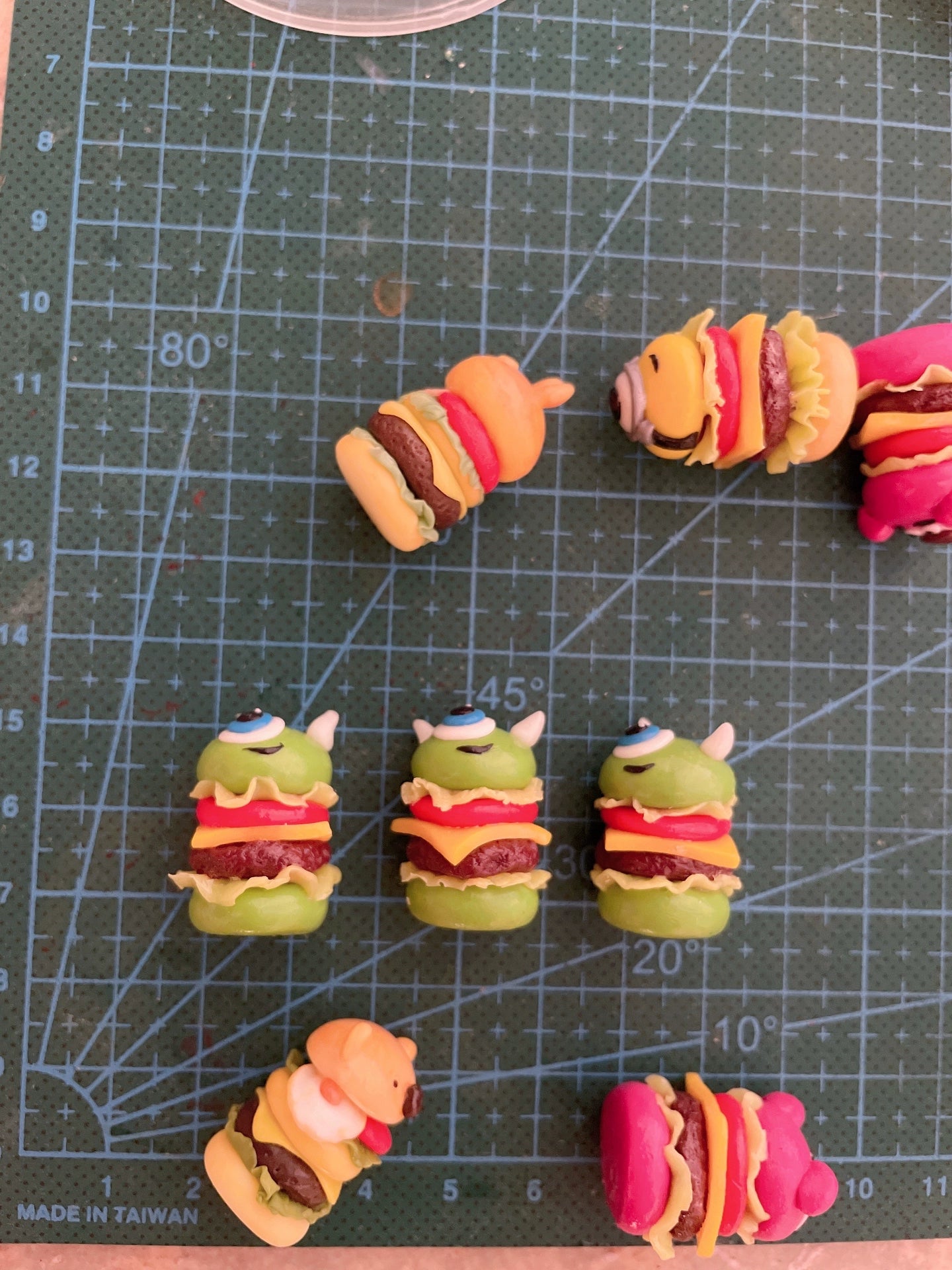 Hamburger miniature en argile pour maison de poupée, accessoire alimentaire à l'échelle 1:12