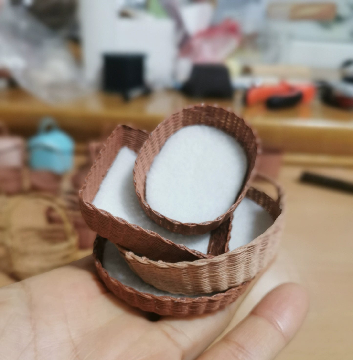 1:6 Scale Miniature Woven Picnic Basket Flower Basket Pet Bed For Dollhouse Photography OB11