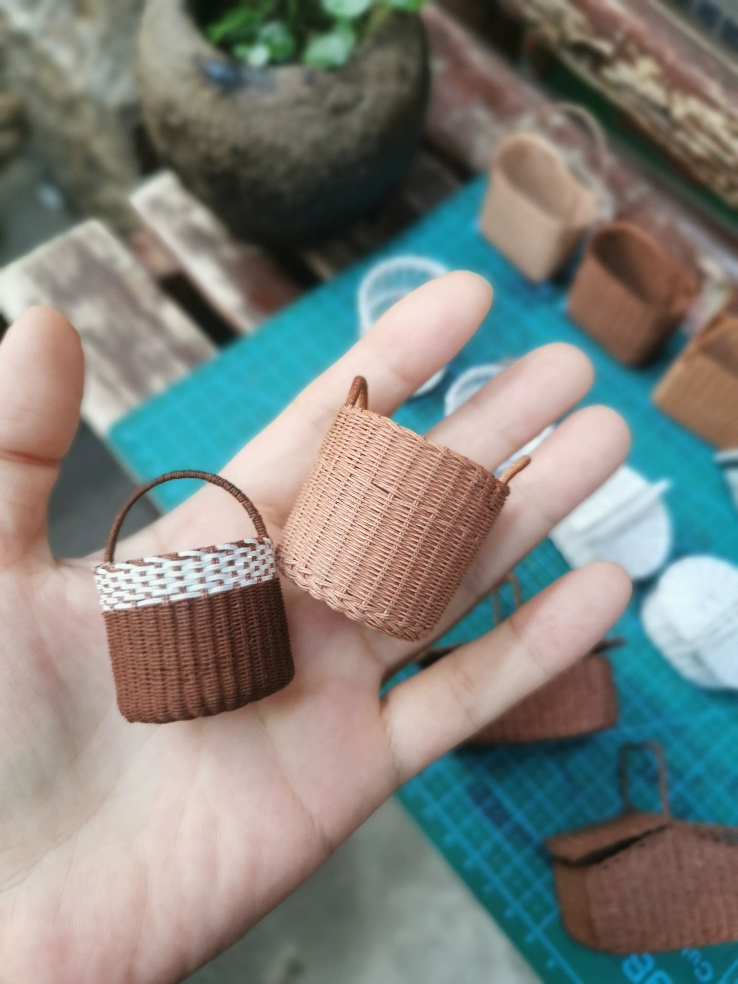 1:6 Scale Miniature Picnic Basket Woven Rattan Handbag For Blythe Ob11 Dolls Dollhouse Accessories