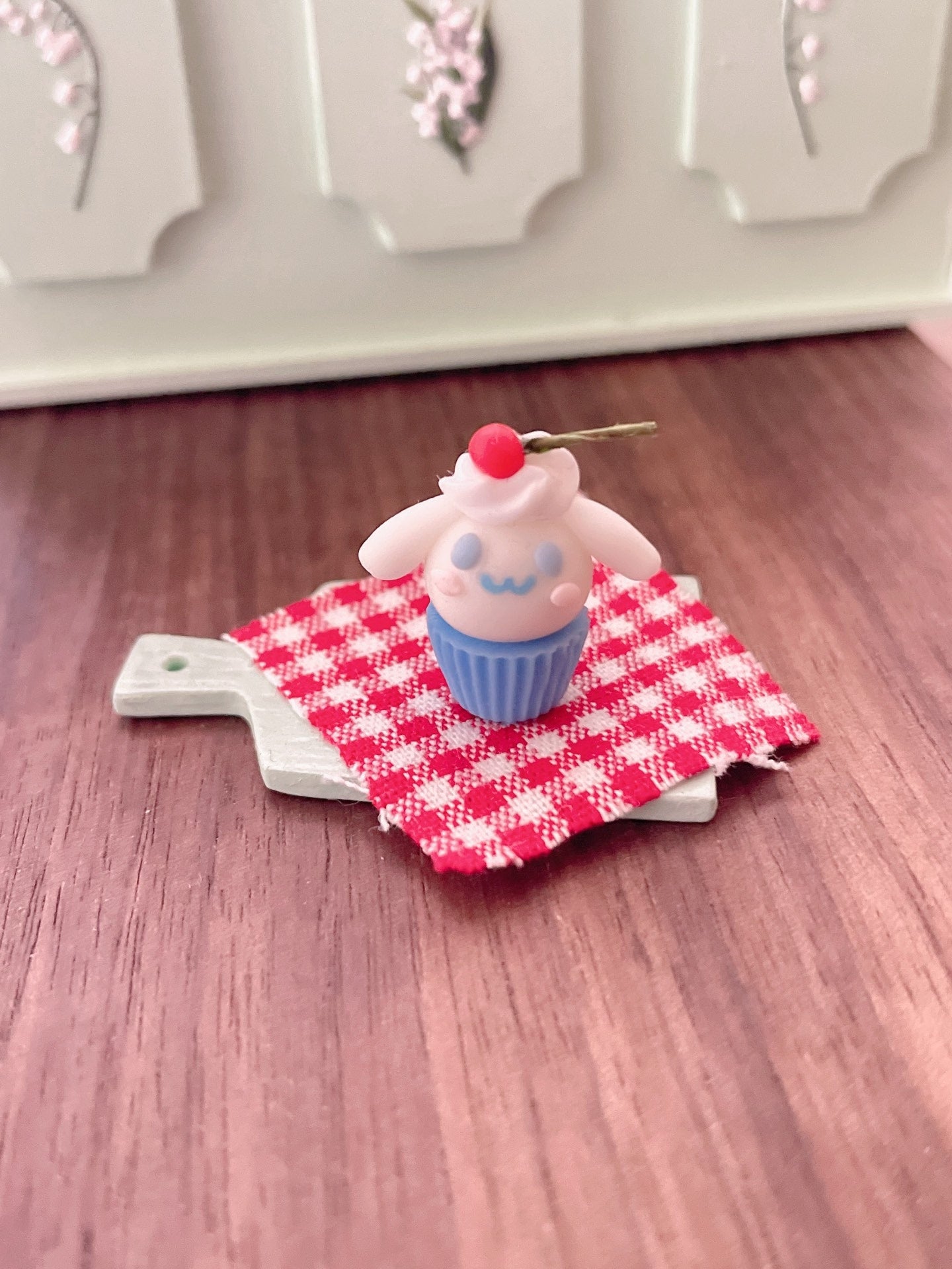 Décoration miniature en argile pour cupcakes en forme d'otarie à l'échelle 1:12