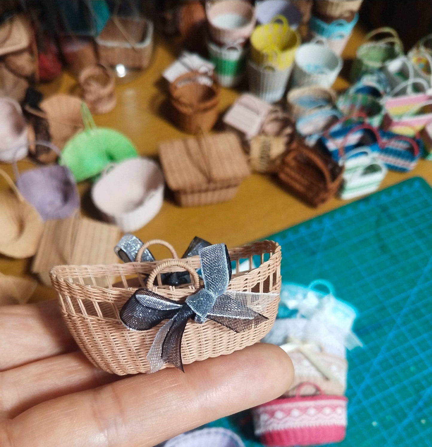 1:6 Scale Miniature Woven Rattan Crib Doll Bed For Blythe Ob11 Photography Props