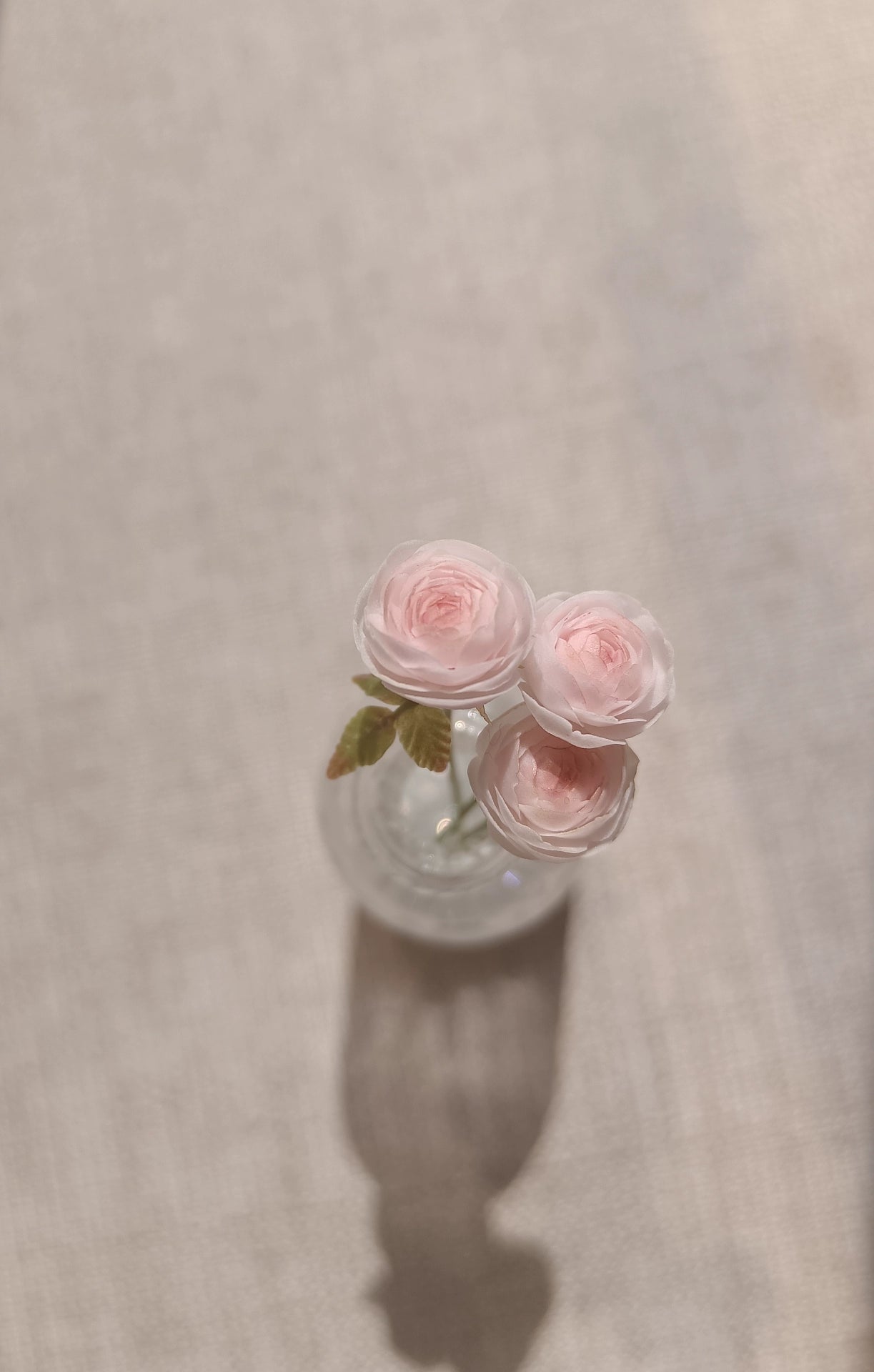 Flor de arcilla rosa en miniatura a escala 1:12 para decoración de casa de muñecas BJD, accesorio Blythe