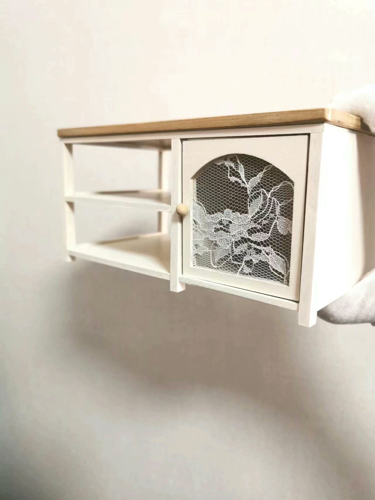 1:12 Scale Miniature Kitchen Island Table With Lace Tablecloth For Dollhouse
