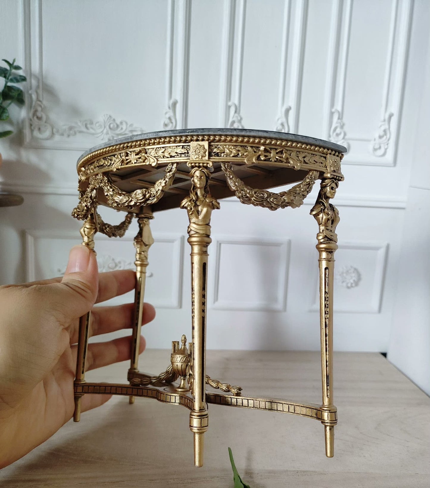Conjunto de mesa y espejo en miniatura August a escala 1:12, muebles para casa de muñecas