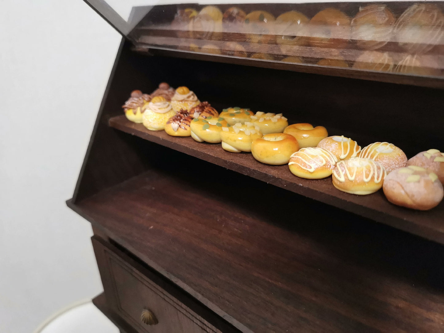 Juego de muebles en miniatura de nogal negro a escala 1:12 para casa de muñecas
