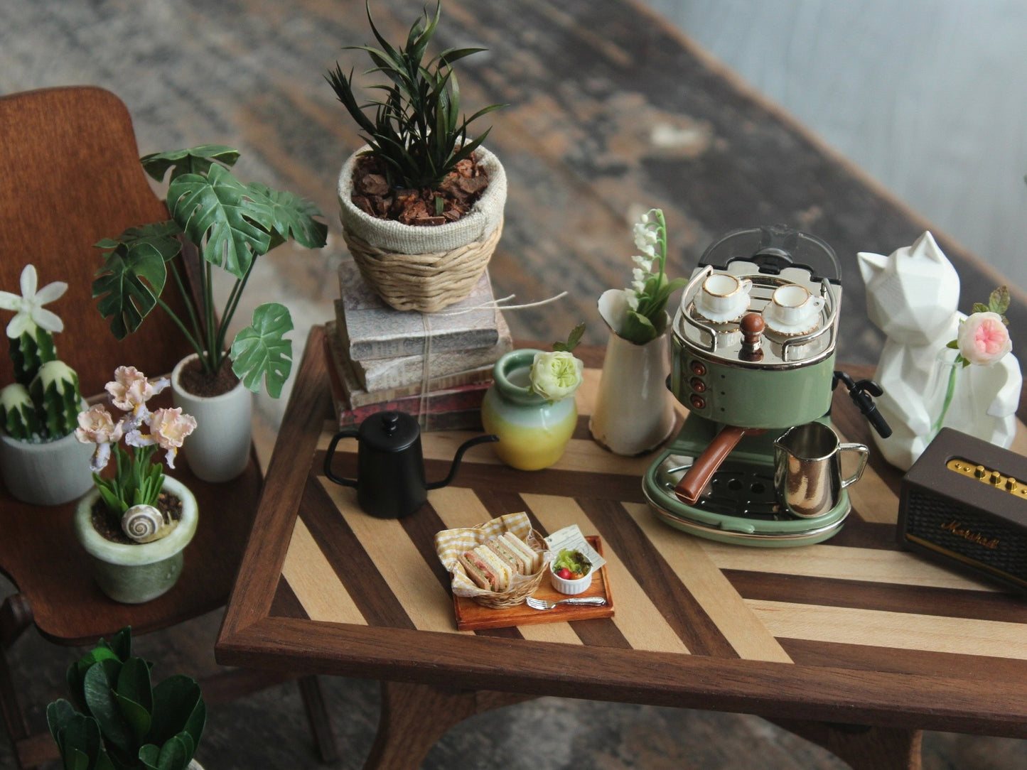 Mesa de comedor en miniatura de madera maciza con parquet a escala 1:6 para casa de muñecas