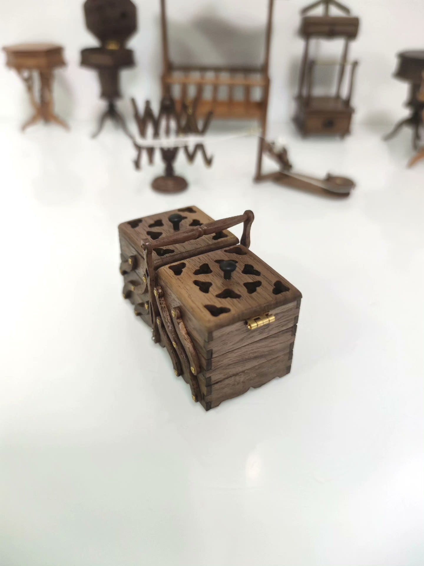 Caja de almacenamiento plegable en miniatura para accesorios de casa de muñecas