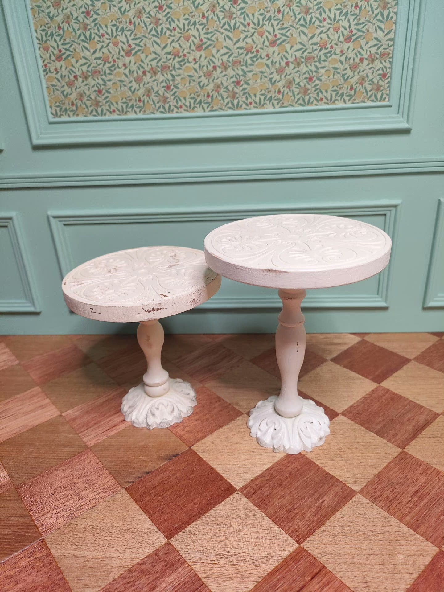 1:6 Scale Miniature Antique White Distressed Carved Table For BJD Doll Blythe Dollhouse Accessory
