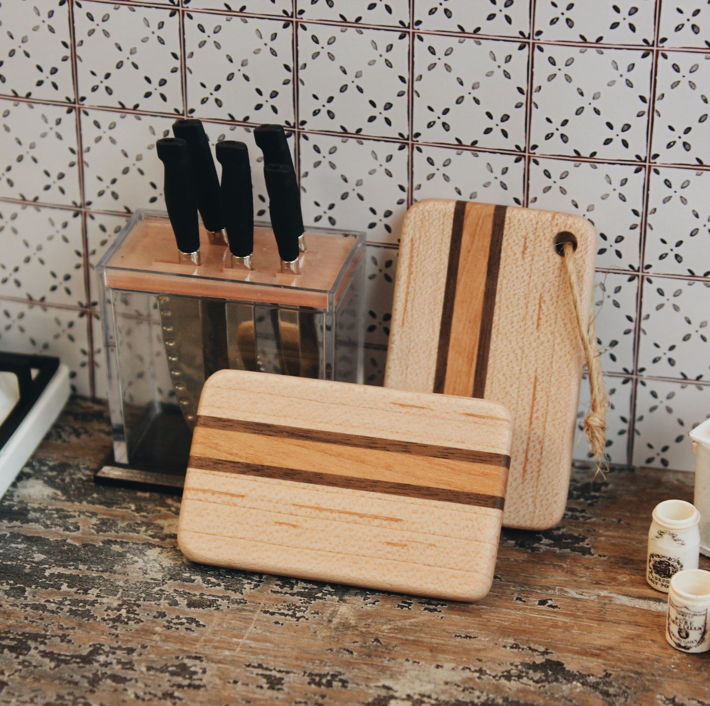 Petit plateau miniature en contreplaqué massif pour maison de poupée à l'échelle 1:6