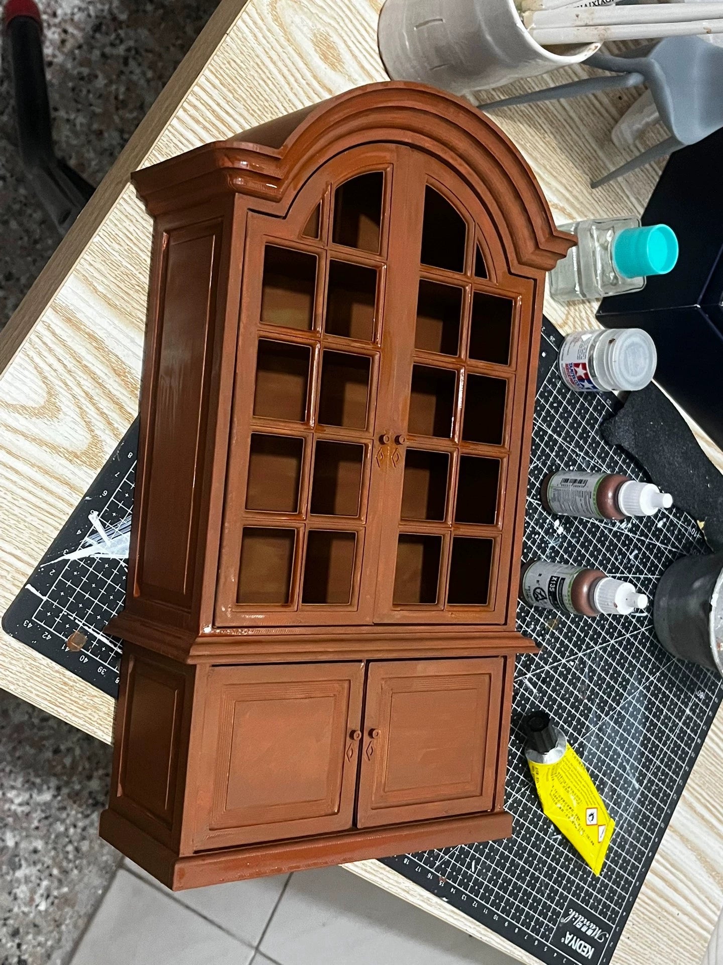 Meuble miniature blanc antique pour maison de poupée Barbie BJD à l'échelle 1:6