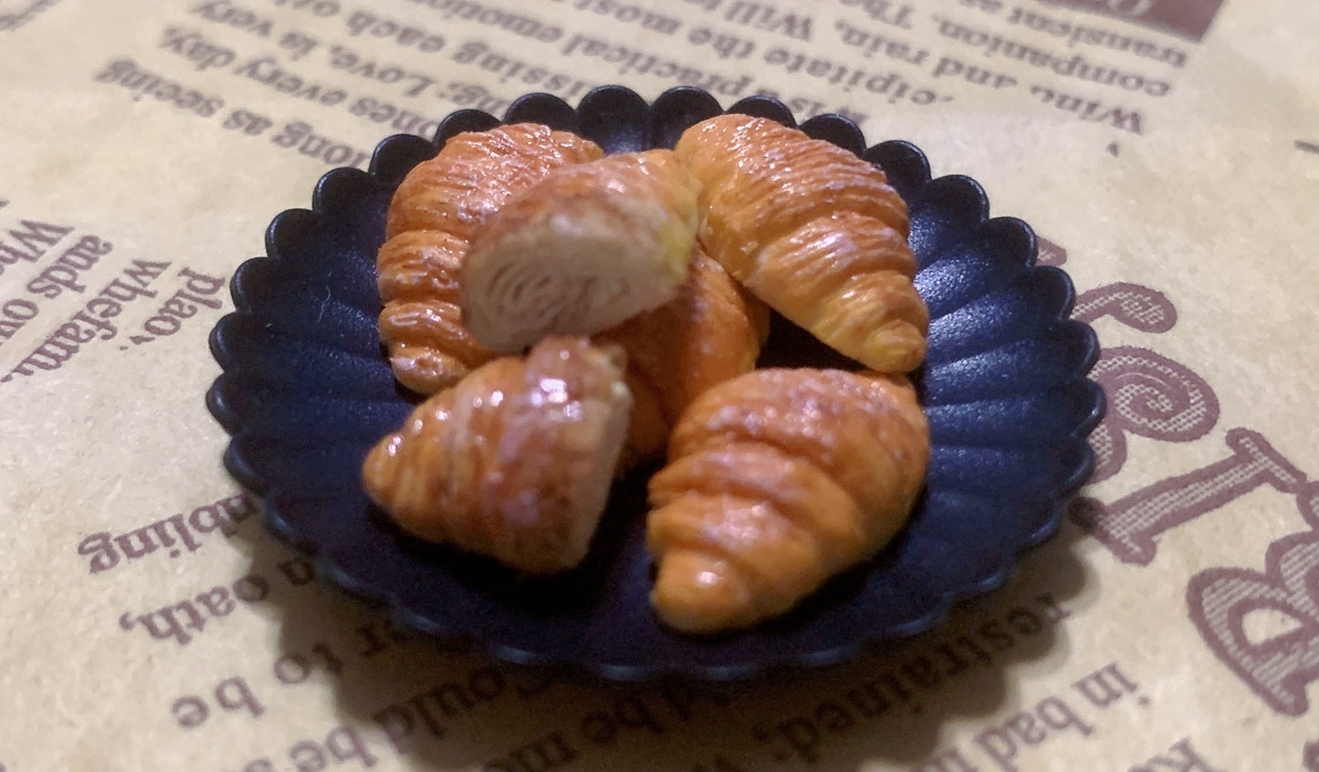 1:12 Scale Soft Clay Croissant Miniature Food For BJD OB11 Dollhouse Accessory