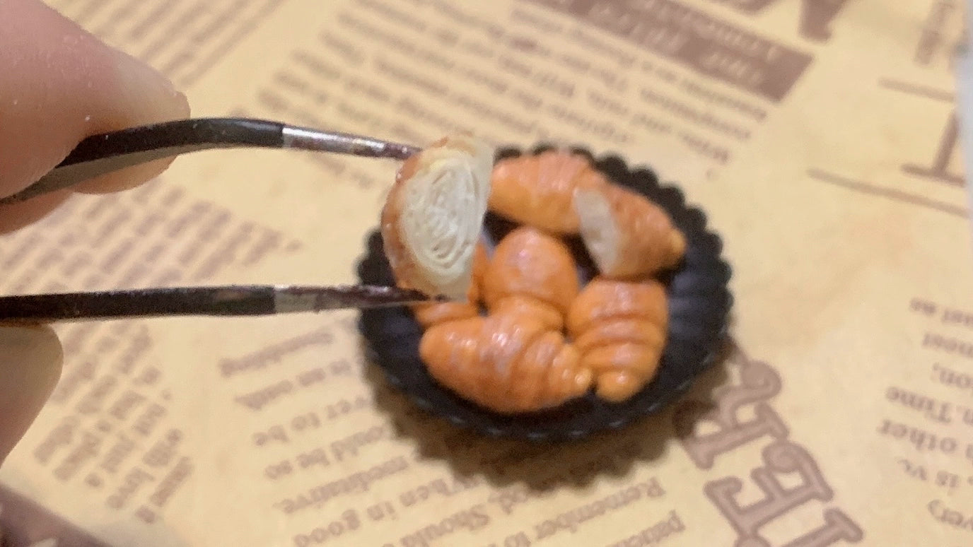 1:12 Scale Soft Clay Croissant Miniature Food For BJD OB11 Dollhouse Accessory