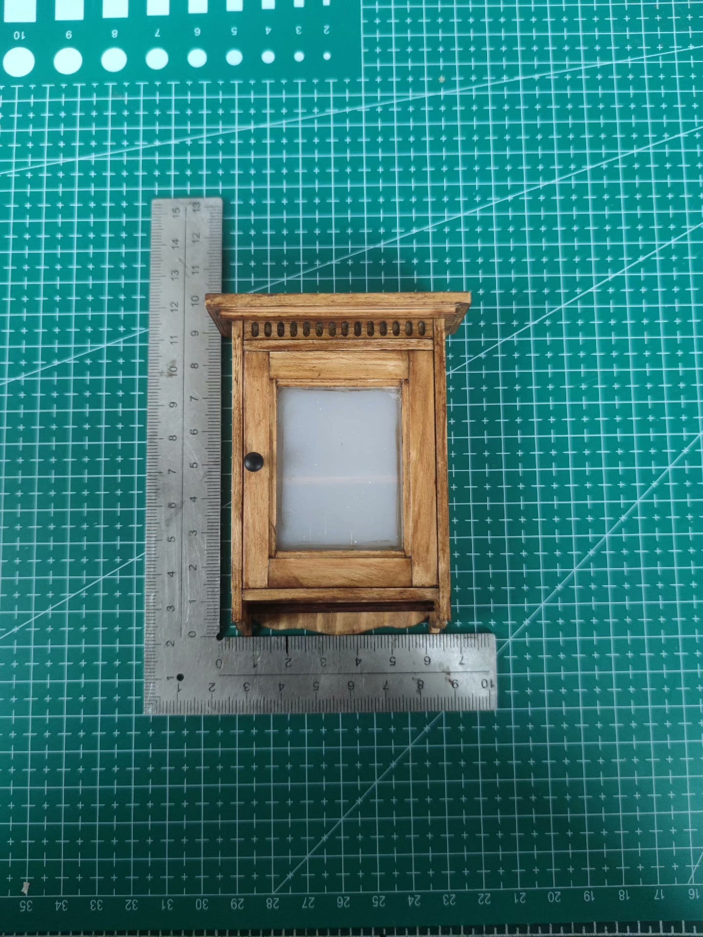 Meuble mural miniature pour maison de poupée à l'échelle 1:12