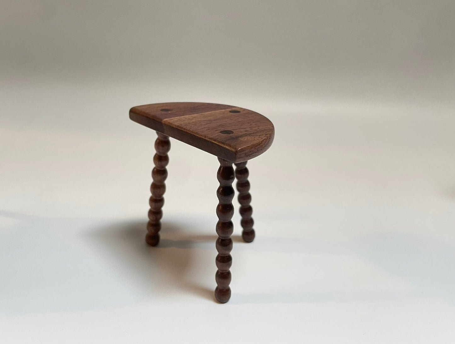 1:6 Scale Triangular Side Table Vintage Miniature Stool Dollhouse Furniture