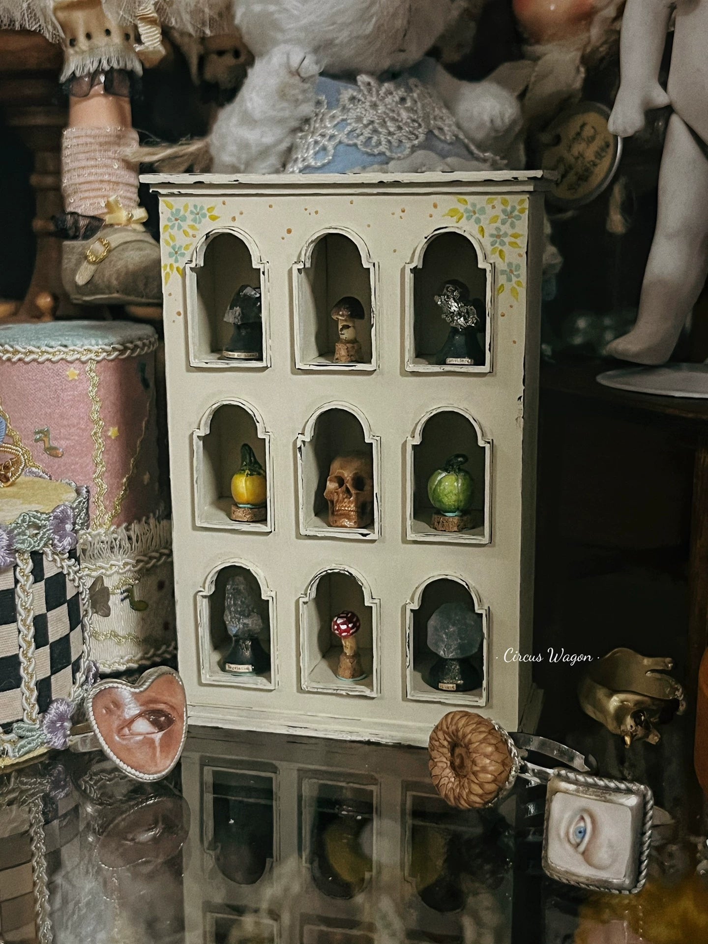 1:12 Scale Miniature Mineral Display Cabinet Ivory White With Distressed Edges Miniature Dollhouse Furniture