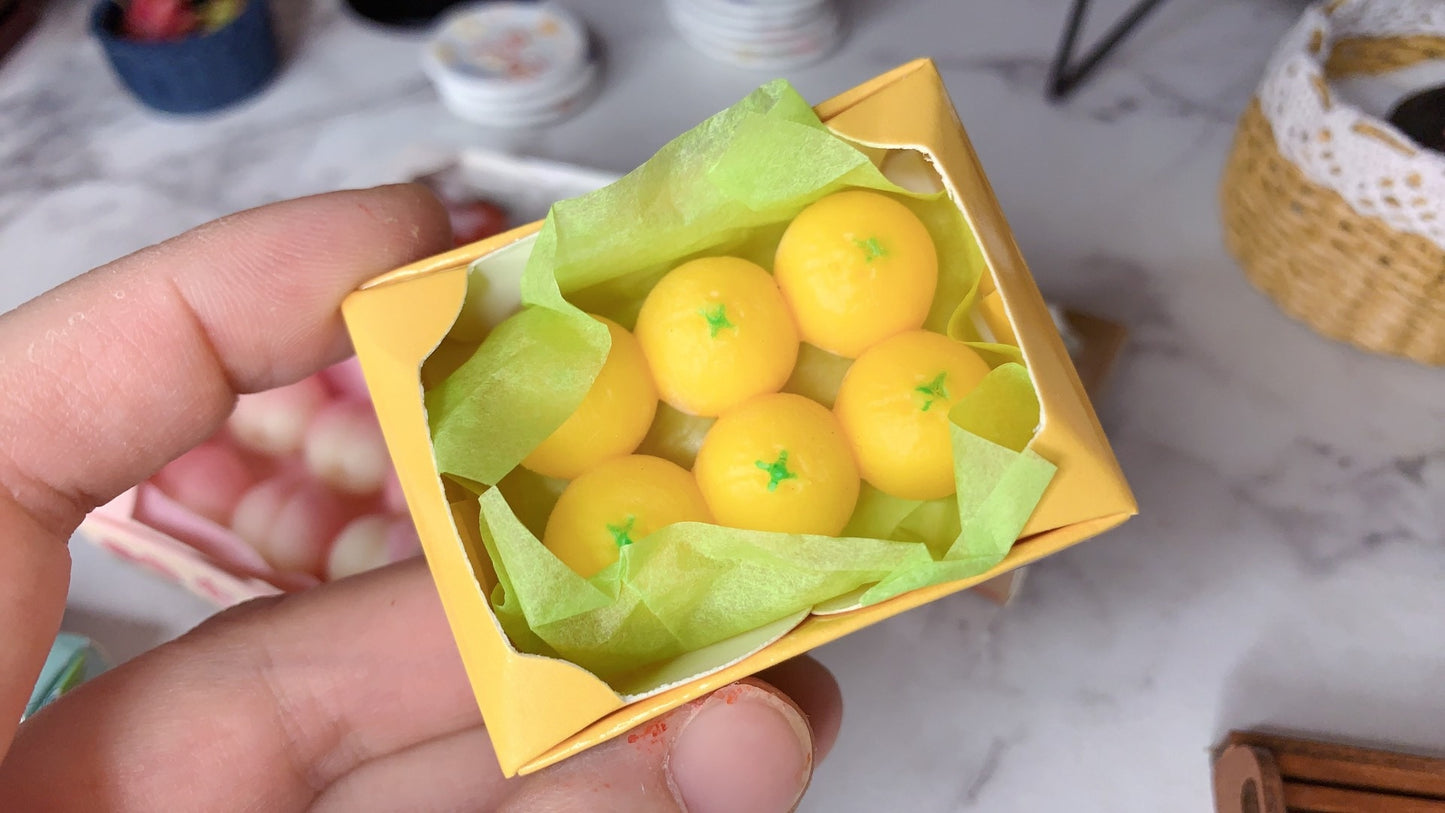 1:12 Scale Miniature Fruit Box With Oranges And Peaches For Dollhouse Display