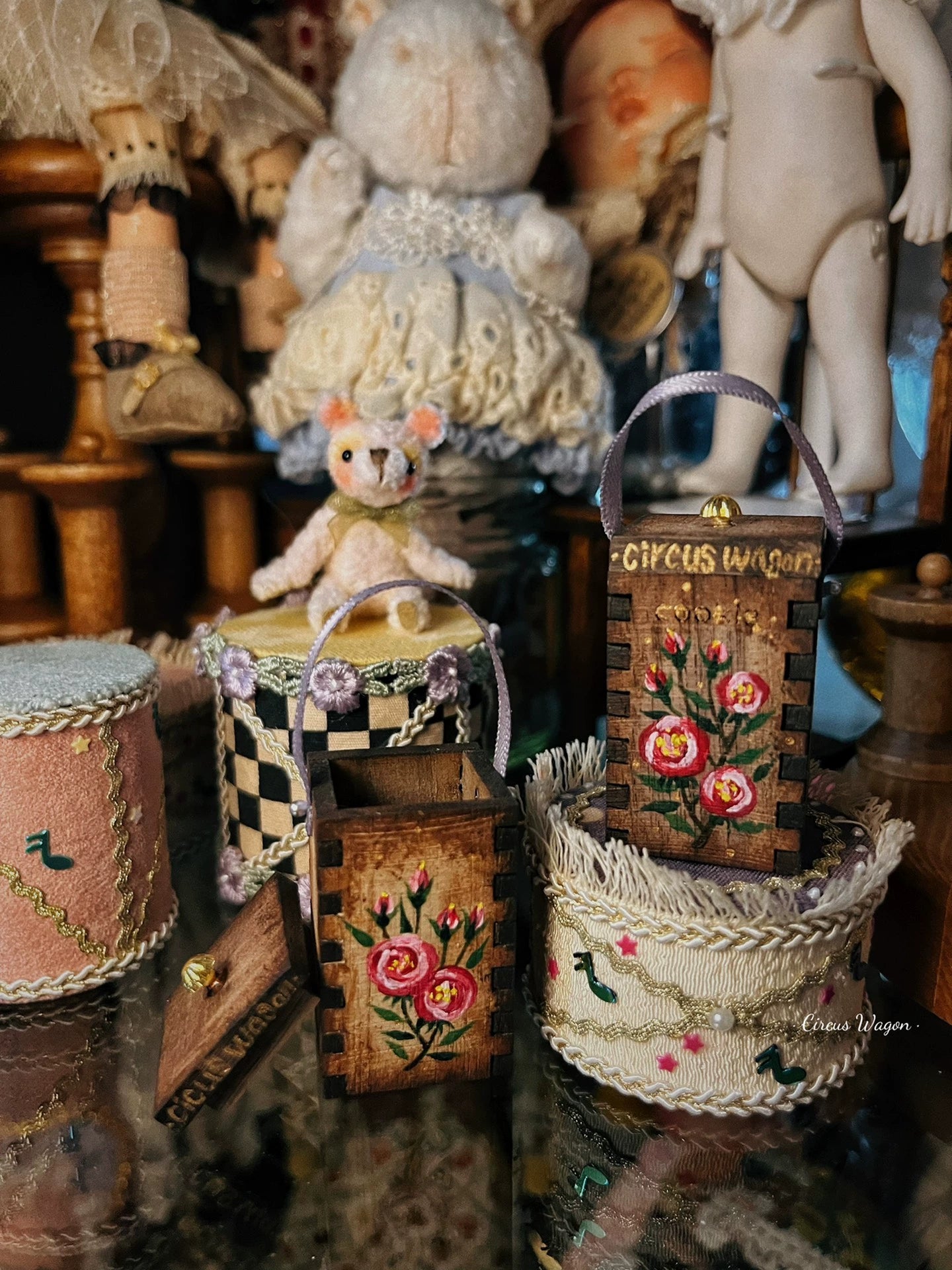 1:12 Scale Miniature Bear And Hand Painted Cookie Jar Dollhouse Furniture