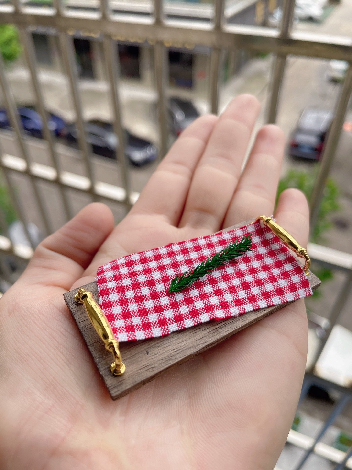 Plateau à poignée en noyer à l'échelle 1:12, présentoir miniature pour maison de poupée, pâtisserie, meubles miniatures