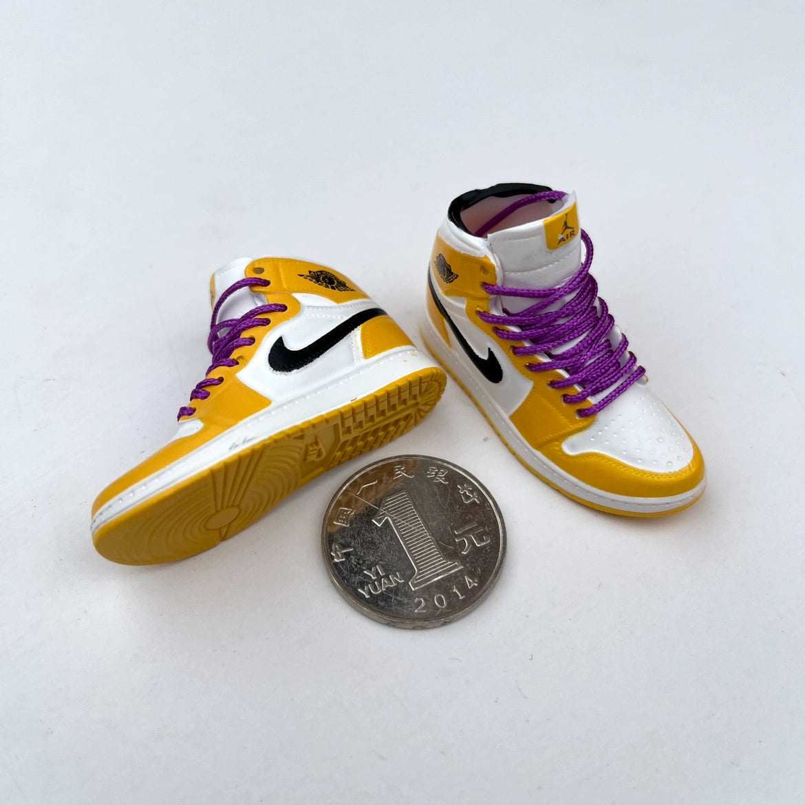 Accesorios para muñecas BJD a escala 1:6: Raqueta de tenis en miniatura y zapatillas para Blythe y figuras de acción.